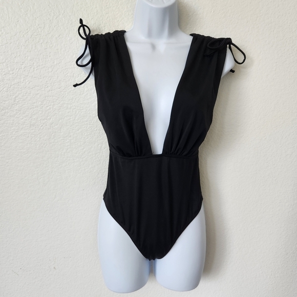 Asos ruched shoulder plunge swimsuit in black women's size 6 - Picture 1 of 14